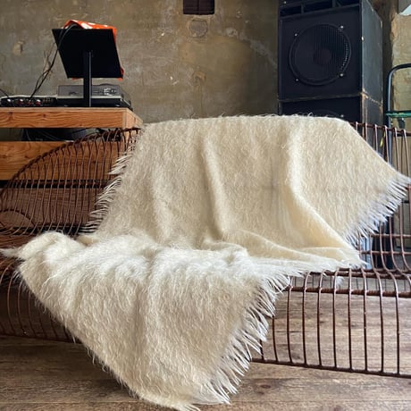VINTAGE “PAR ROBIN” MOHAIR BLANKET