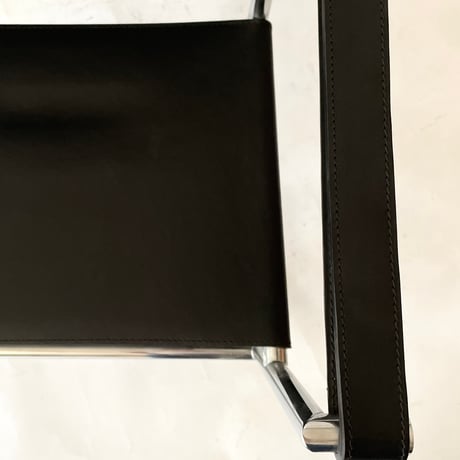 USED LEATHER SEAT STEEL FLAME LOUNGE CHAIR