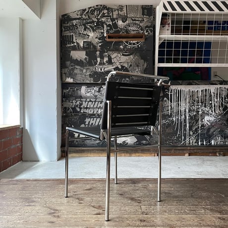USED STEEL LEG LEATHER CHAIR