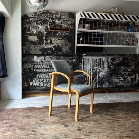 JAPAN USED “ITOKI” WOODEN FRAME FABRIC ARM CHAIR