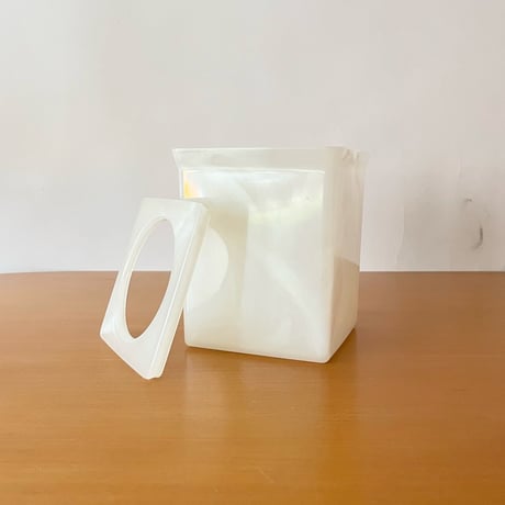 USED MELAMINE TRASH BOX