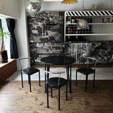 JAPAN USED IRON LEG DINING ROUND TABLE
