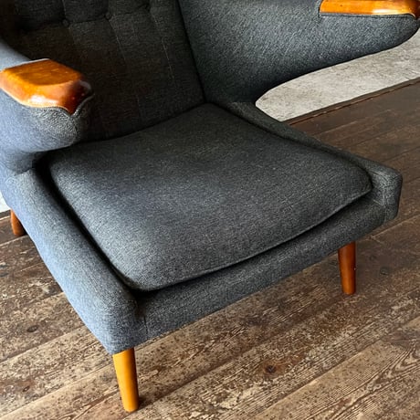USED WOODEN FRAME FABRIC EASY CHAIR