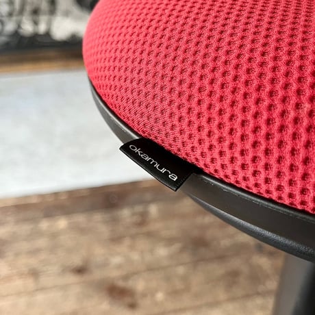 JAPAN USED “OKAMURA / PIROUETTO” LIFTING STOOL