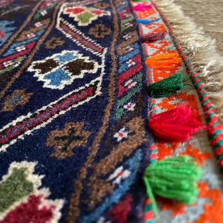 VINTAGE HANDMADE TURKEY RUG