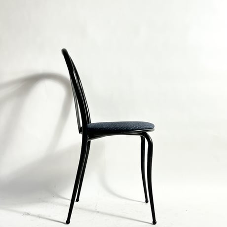 USED IRON LEG FABRIC CHAIR