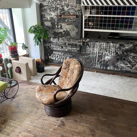 JAPAN USED "KOSUGA" BAMBOO FRAME ROTARY LOUNGE CHAIR