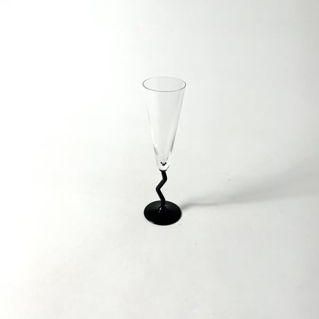 USED ZIG ZAG STEM CHAMPAGNE GLASS SET
