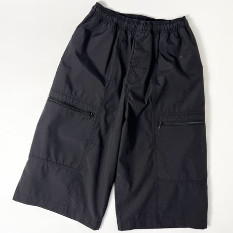 COMFORTABLE REASON "Cropped Shorts"
