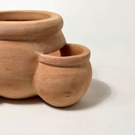 USED CERAMIC STRAWBERRY PLANT POT