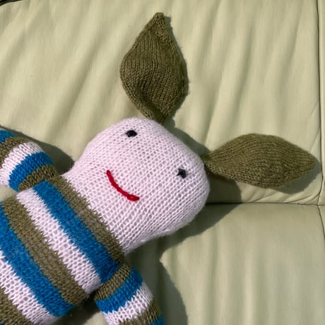 USED UNKNOWN HAND-KNITTED PLUSH TOY