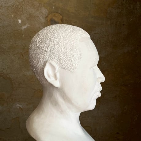 USED CERAMIC MAN OF A STATUE