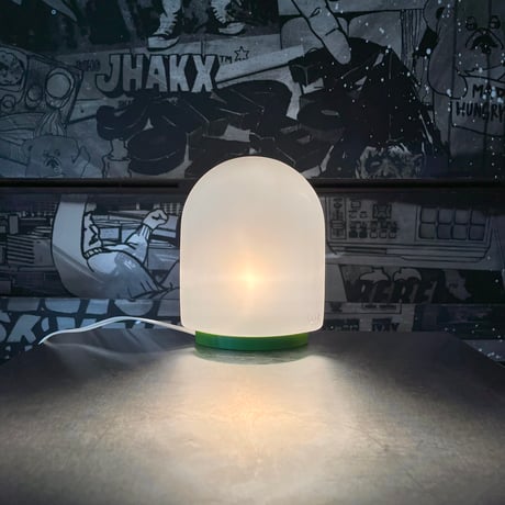JAPAN USED “SHISEIDO / AIR IN RESORT” GLASS SHADE OVAL TABLE LAMP