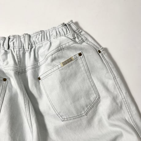 COMFORTABLE REASON "Surface Dyed Denim”