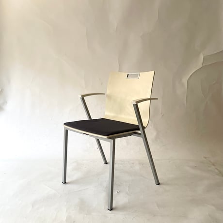 Used “OKAMURA” Stacking chair
