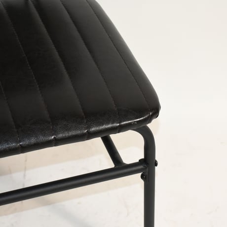 USED VINYL LEATHER IRON LEG CHAIR