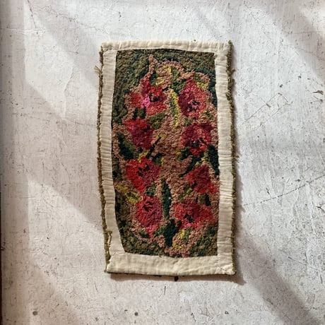 VINTAGE HOOKED SMALL RUG