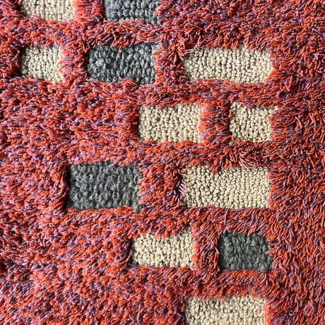 USED ACRYL SHAGGY RUG