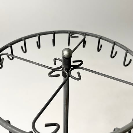 USED ROTATING METAL DISPLAY STAND