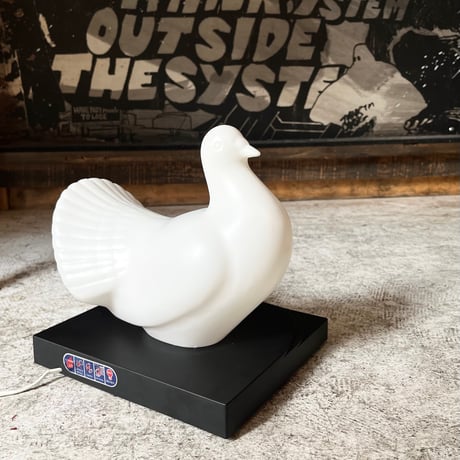 JAPAN USED PIGEON TABLE LAMP