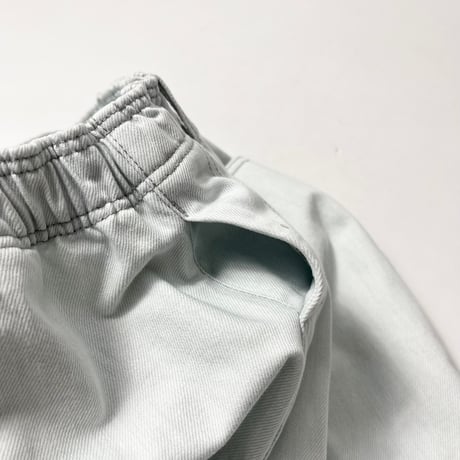 COMFORTABLE REASON "Surface Dyed Denim”