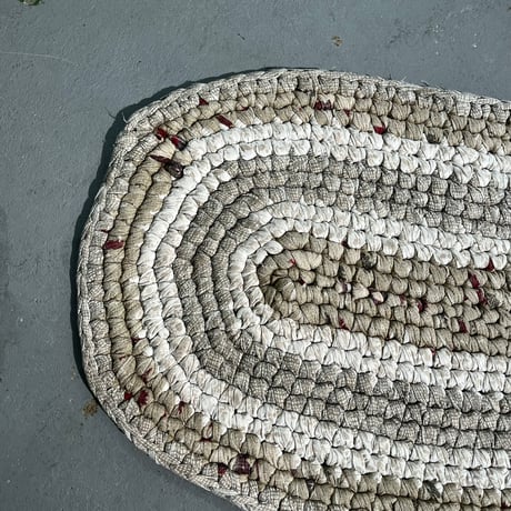 USED HANDMADE OVAL CROCHETING RUG