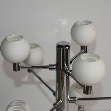 USED GLASS BALL SHADE & CHROME BASE TABLE LAMP