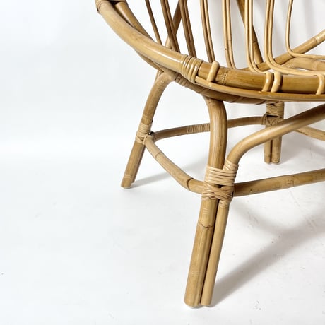 USED RATTAN ROUNGE CHAIR