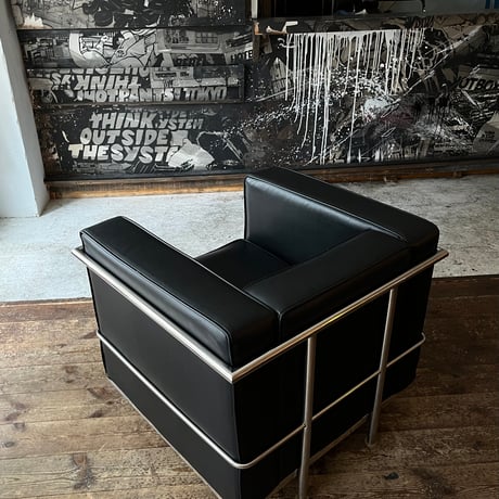 USED STAINLESS FRAME VINYL LEATHER 1P SOFA
