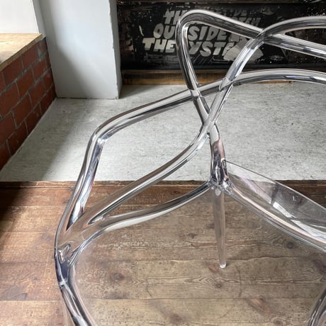 USED ACRYLIC ARM CHAIR