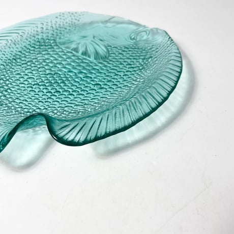 USED GLASS FISH TRAY