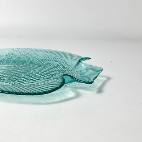 USED GLASS FISH TRAY