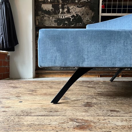 USED DIAMOND SHAPE DESIGN SOFA