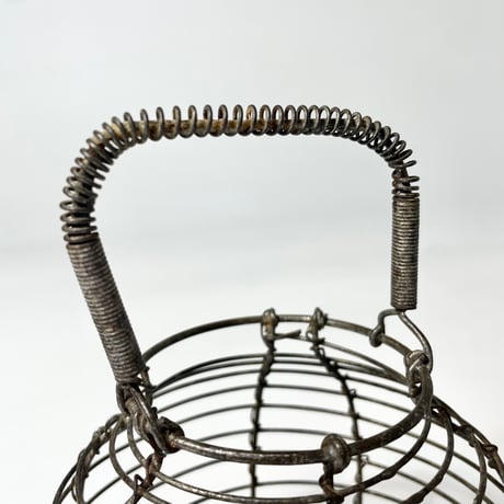 VINTAGE WIRE BASKET