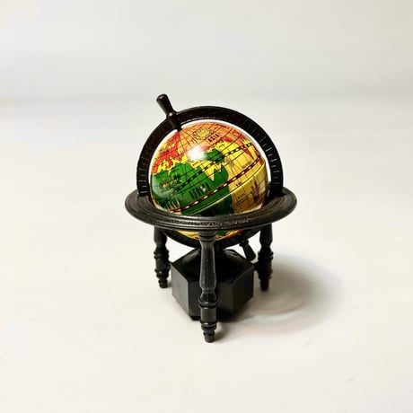 USED GLOBE PENCIL SHARPENER