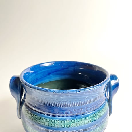 USED CERAMIC POT