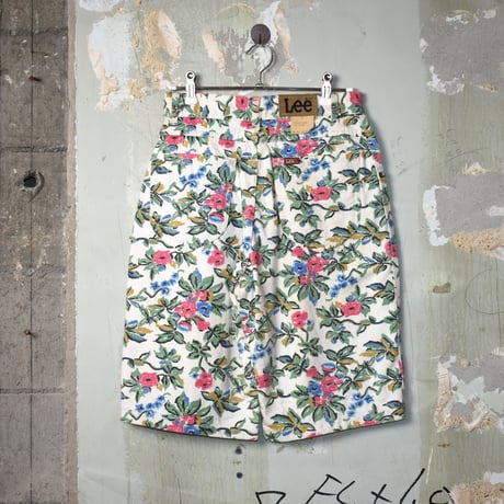 LADIES DEAD STOCK 80'S "LEE" FLORAL SHORTS