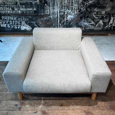 USED WOODEN LEG FABRIC 1P SOFA