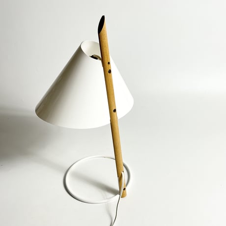 USED PLASTIC SHADE TABLE LAMP
