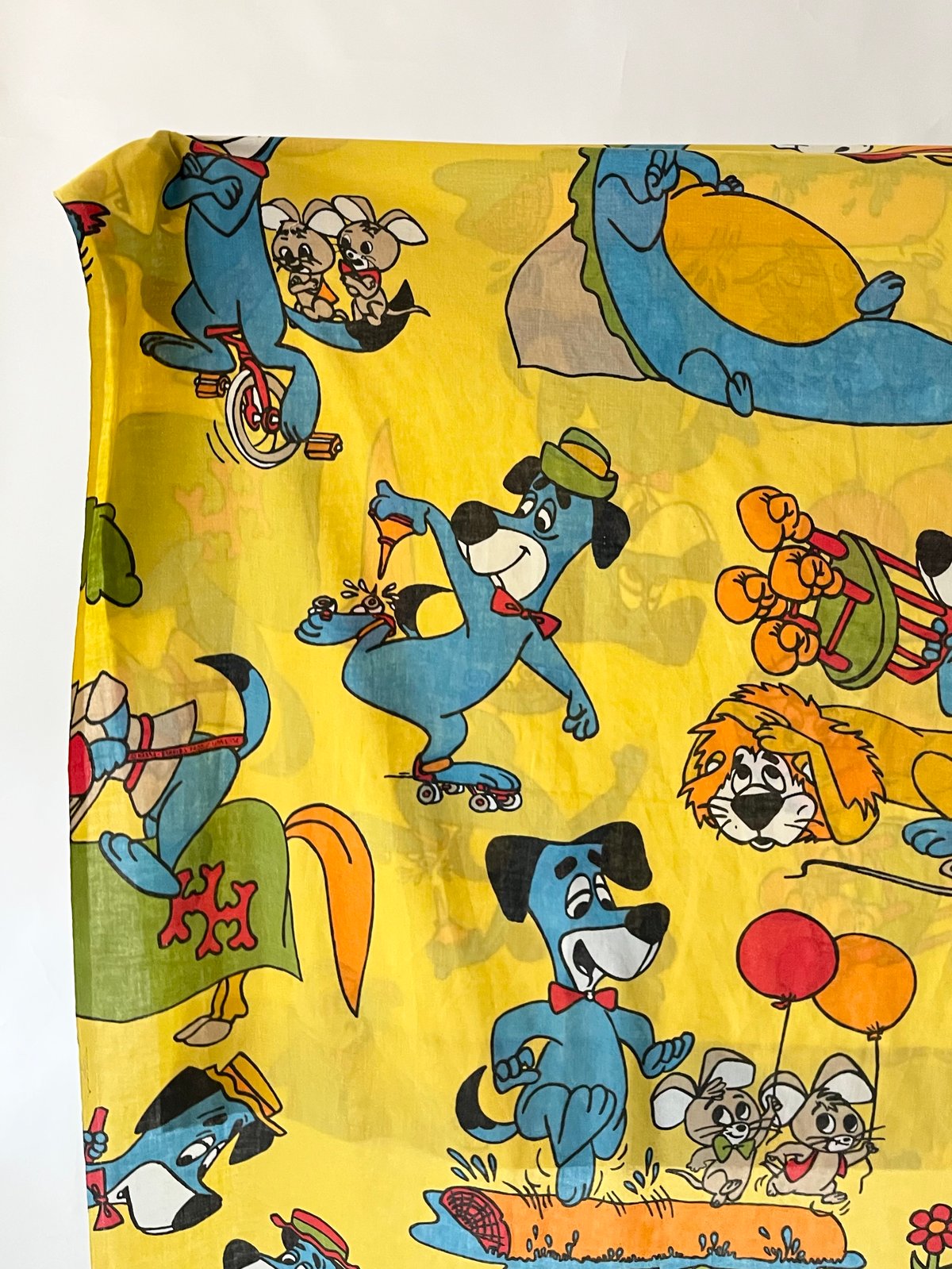 VINTAGE 70'S “HUCKLEBERRY HOUND” BED SHEET | Co