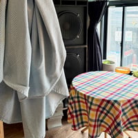 USED ROUND TABLE CLOTH