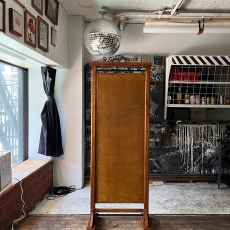 USED WOODEN FRAME STAND MIRROR