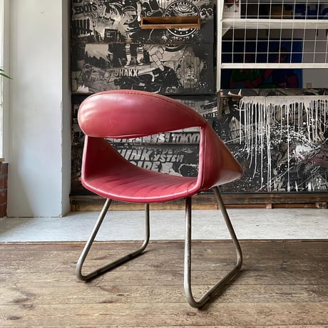 USED VINYL LEATHER IRON CHAIR