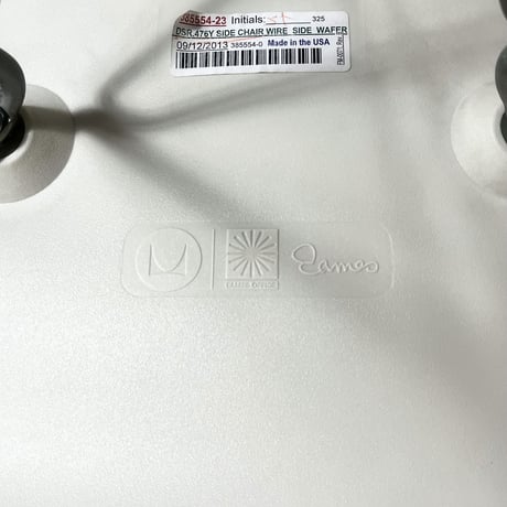 USED / "HERMAN MILLER / EAMES" SHELL CHAIR