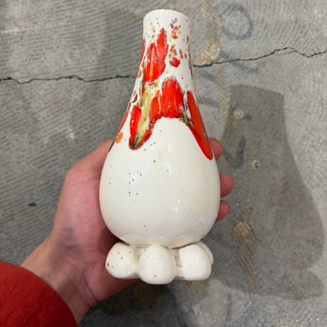 USED POTTERY FLOWER VASE