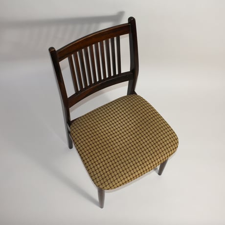 JAPAN USED "KARIMOKU" WOODEN FABRIC CHAIR