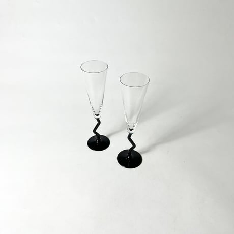 USED ZIG ZAG STEM CHAMPAGNE GLASS SET