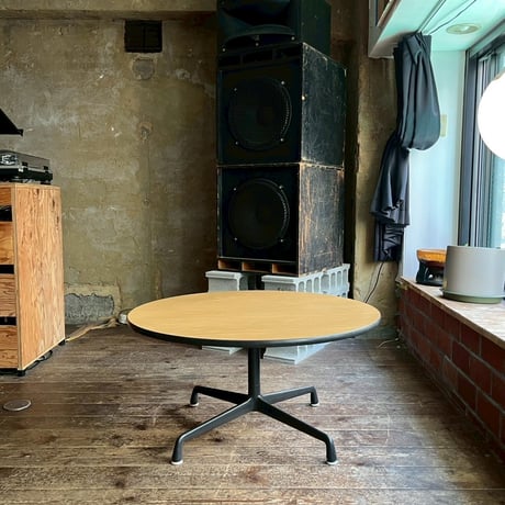 USED "HERMAN MILLER / EAMES" ROUND COFFEE TABLE