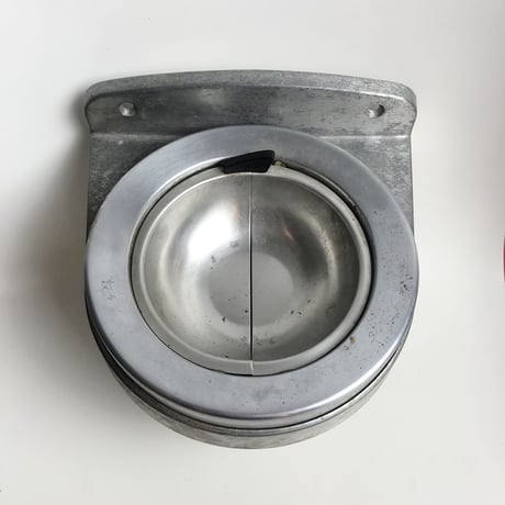 STAINLESS STEEL WALL MOUNT ASHTRAY