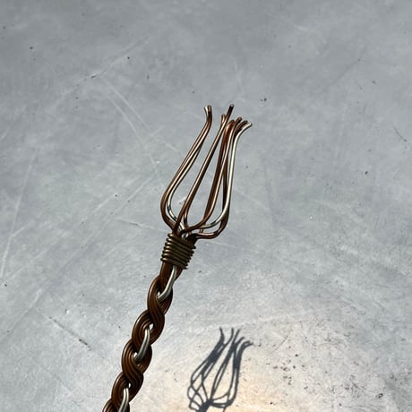 USED HANDMADE IRON WIRE CANDLE HOLDER
